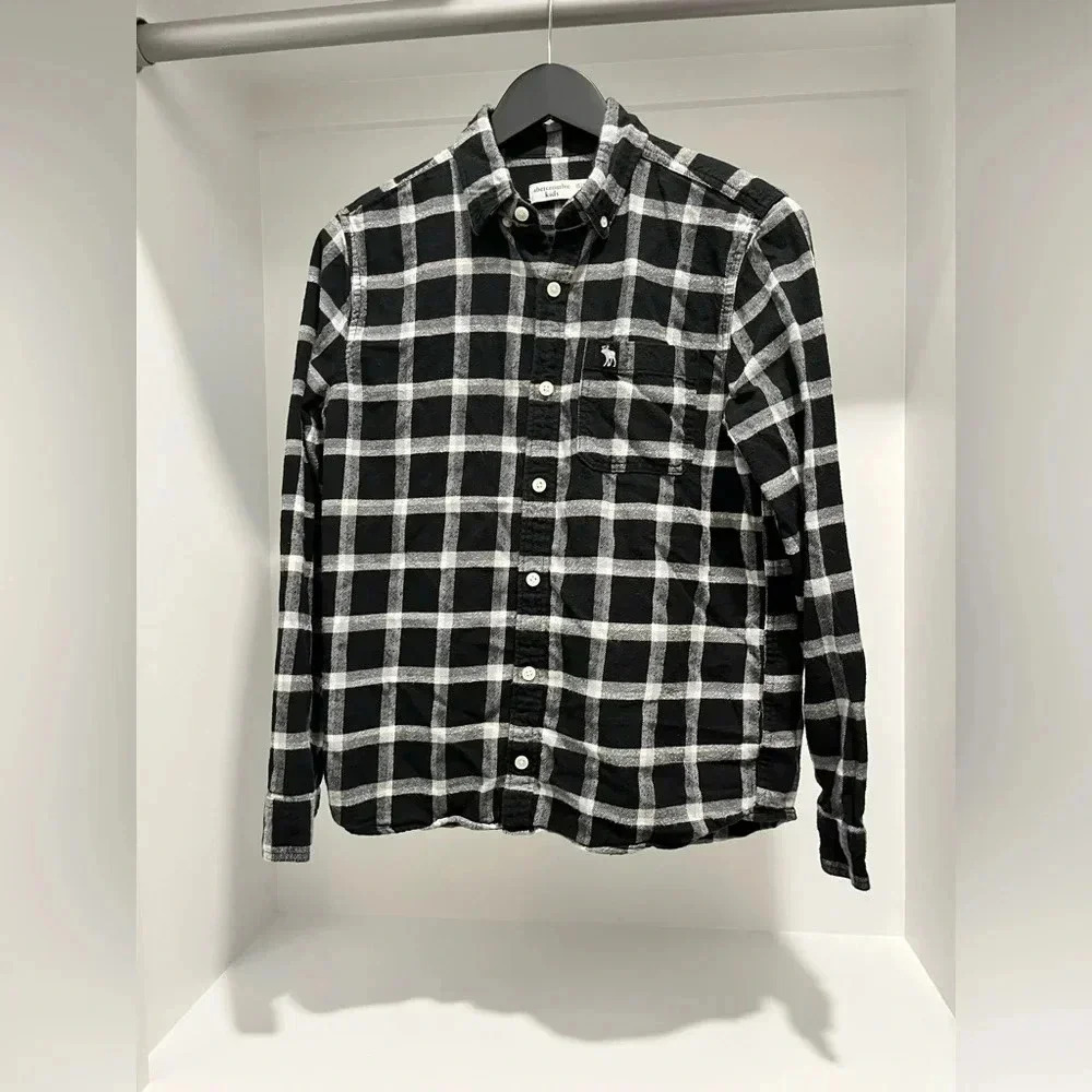 Abercrombie kids black white plaid flannel long sleeved button down 15/16